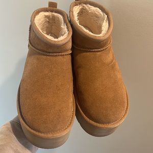 Platform UGGS